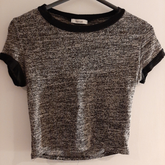 Cute crop top - Picture 1 of 1